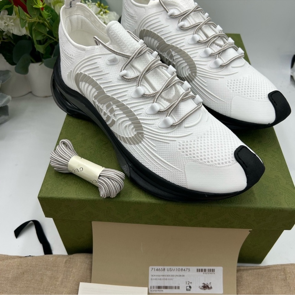 Men’s Gucci run white/gray/black sneakers size 12.5 made in Italy